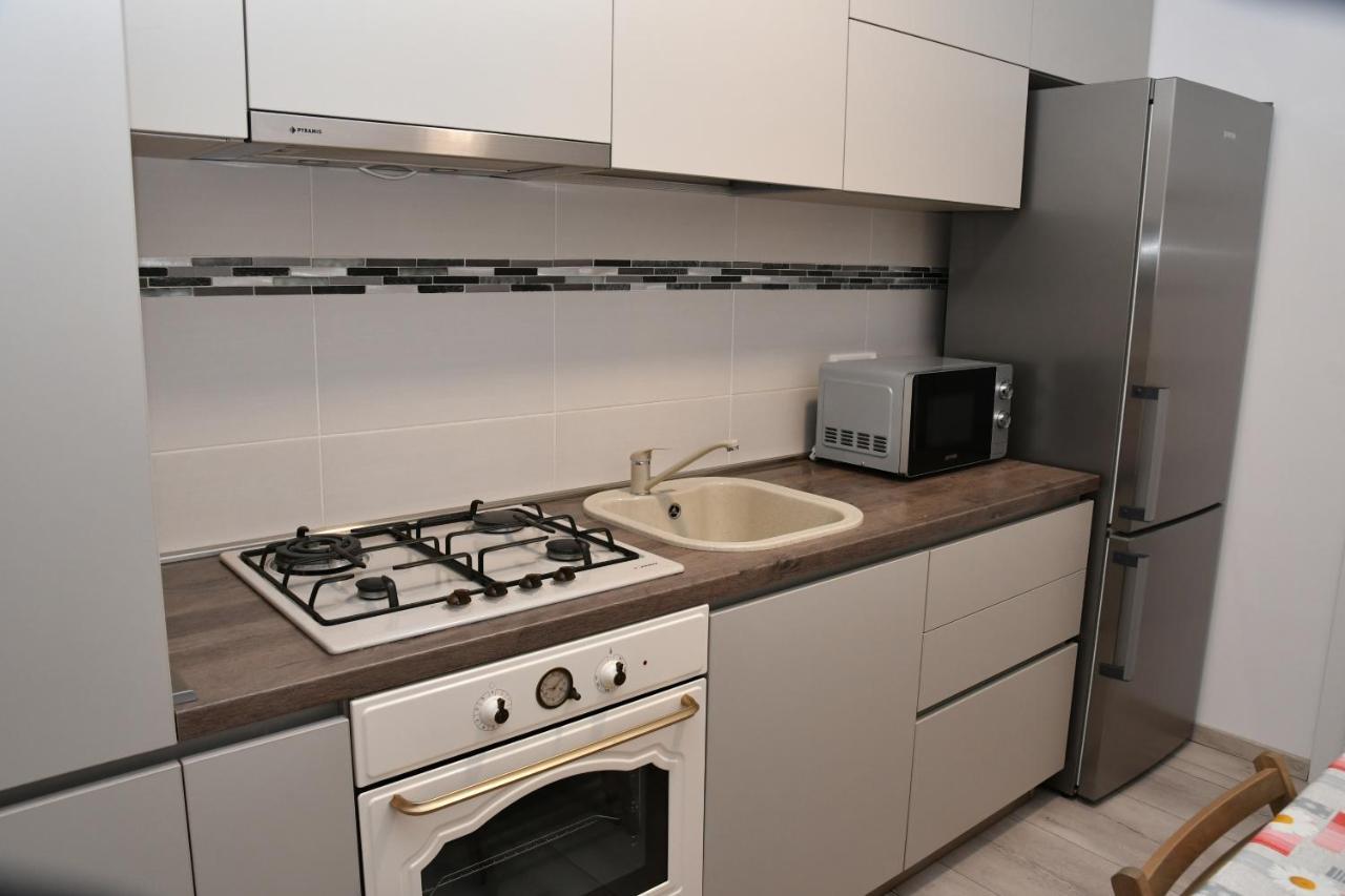 Апартаменты Toporasi Apartament Крайова Экстерьер фото