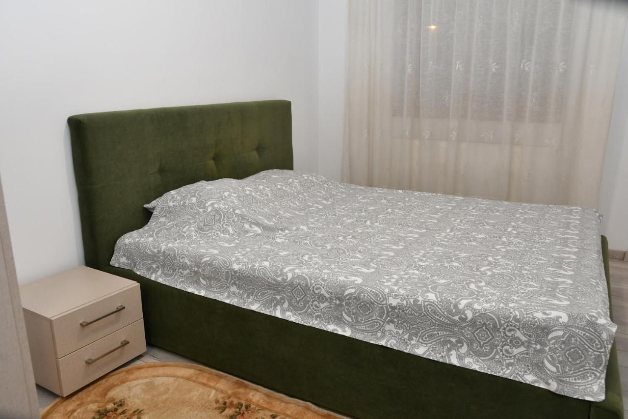 Апартаменты Toporasi Apartament Крайова Экстерьер фото