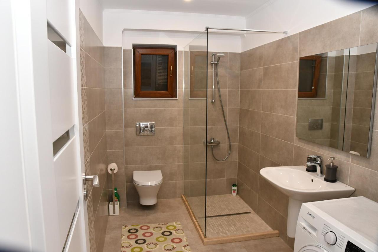 Апартаменты Toporasi Apartament Крайова Экстерьер фото