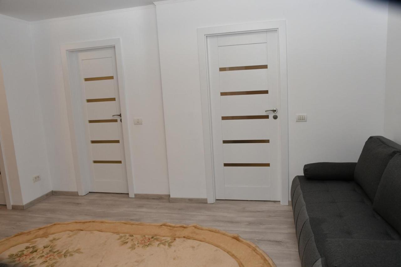 Апартаменты Toporasi Apartament Крайова Экстерьер фото