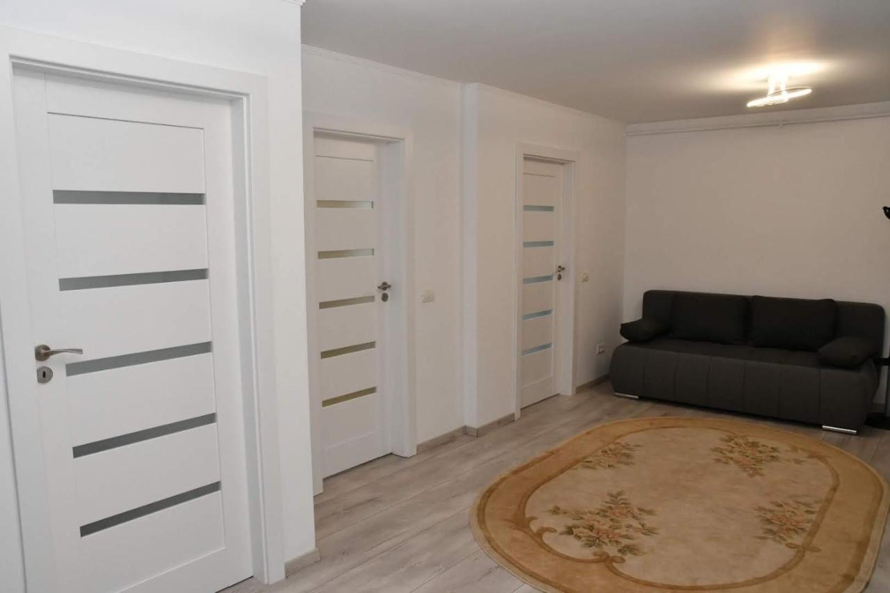Апартаменты Toporasi Apartament Крайова Экстерьер фото