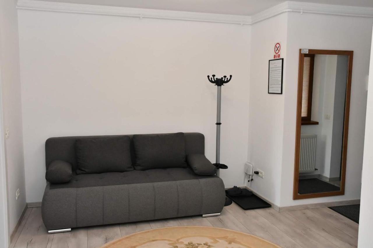Апартаменты Toporasi Apartament Крайова Экстерьер фото